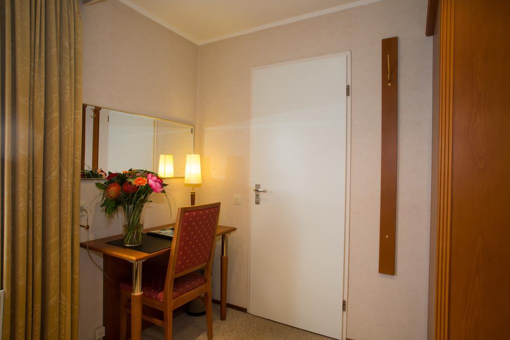 Landhotel De Hoofdige Boer آلمين المظهر الخارجي الصورة